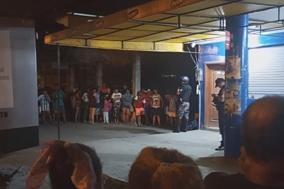 La víctima fue atacada cuando se encontraba conversando con familiares, en un parque del sector Nueva Esperanza Norte.