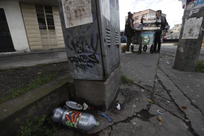En esta zona las personas beben mucho licor, según los vecinos.