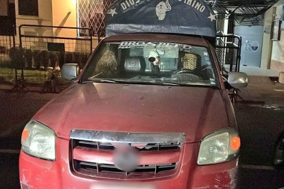 En este vehículo se movilizaban los sospechosos.