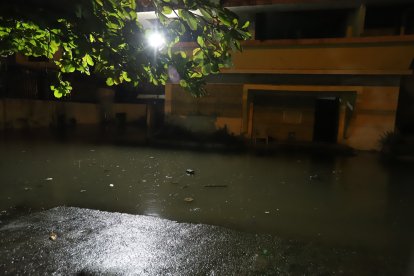 Hasta las 19:00 aún se registraba agua estancada.