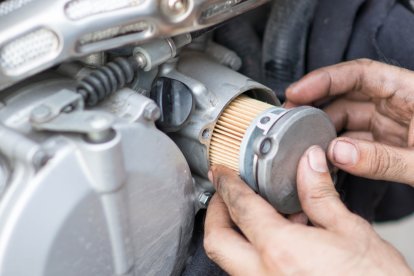 En cada cambio de aceite también debe reemplazarse el filtro.