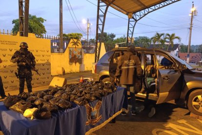 Las evidencias que encontró la Policía en Esmeraldas.