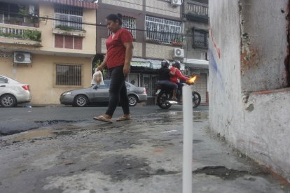 Otro de los hechos que generó alarma fue el asesinato del policía Jicson Ayovi Rodríguez, hermano del exfutbolista Pedro Quinóñez. Ocurrió en la cooperativa Los Claveles, al sur de a ciudad.