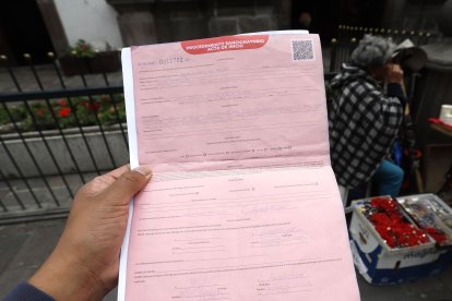 El documento que certifica la multa que le pusieron a Laura.