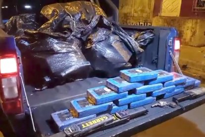 La sustancia estaba distribuida en bloques, almacenados en sacos.