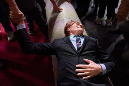 El presentador de los Óscar, Conan O'Brien, en la alfombra roja de la 97ª ceremonia anual de los Premios de la Academia este miércoles, en el el teatro Dolby en Los Ángeles (Estados Unidos).