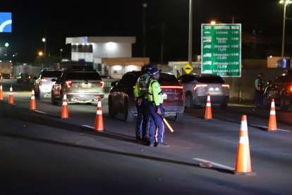 Personal de la ATM en el peaje de Chongón.