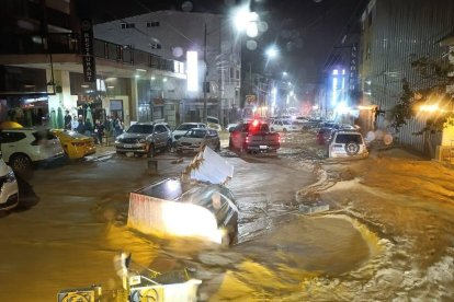 Emergencia en Piñas (El Oro) a causa de un aluvión.