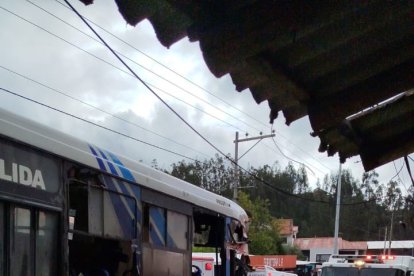 El accidente fue provocado por un bus de Guayaquil, que circulaba en Cuenca.