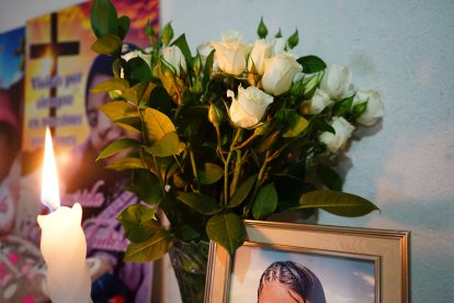 Los restos de la menor asesinada en Cayambe fueron cremados y sepultados junto a su madre.