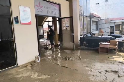 Los comercios en Piñas resultaron sumamente afectados por el aluvión.