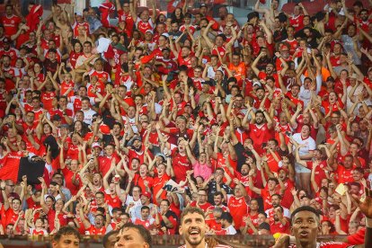 Jugadores de Inter de Porto Alegre festejan el pase a la final del torneo Gaúcho