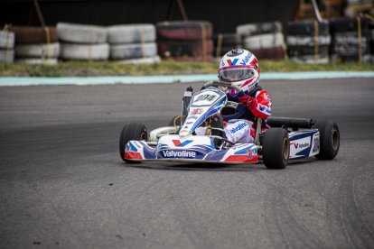 La deportista ama del karting la velocidad y adrenalina.