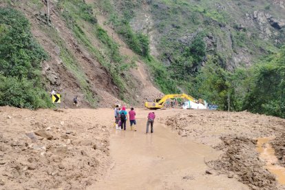 Las carreteras también sufrieron estragos por la lluvia en Loja.