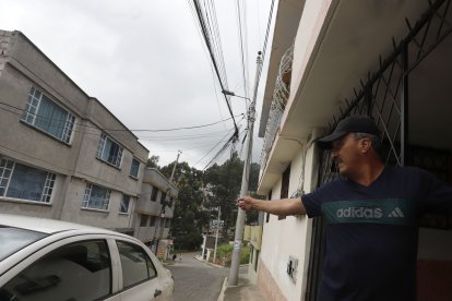 Vecinos comentan que la inseguridad ha aumentado en el último año en el barrio Reino de Quito.