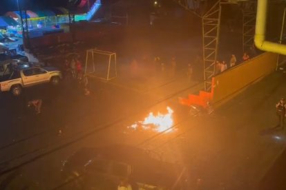 El hombre ardió en llamas luego que le rociaron combustible, en Dayuma, Orellana.