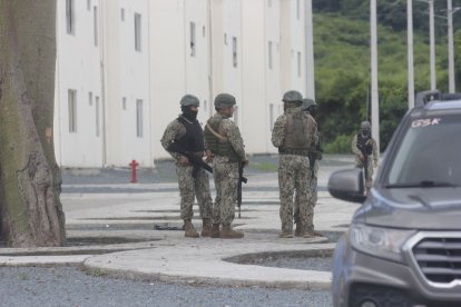 Bloque de Seguridad realiza allanamientos en Socio Vivienda, este 7 de marzo.