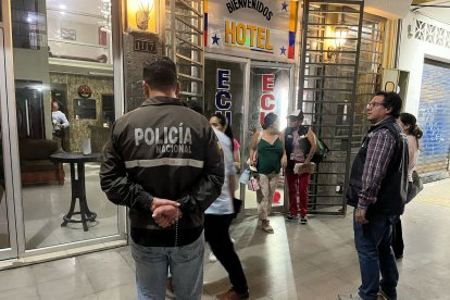 Funcionarios de entidades estatales también participaron en el operativo.