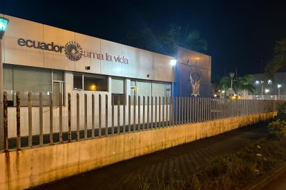 El Laboratorio de Ciencias Forense lucía vacío.