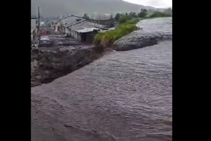 Varios videos de la emergencia se hicieron virales en redes sociales.