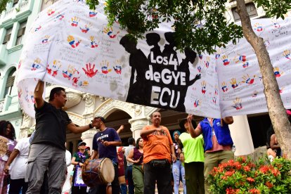 También exigieron justicia por el caso de los menores de Las Malvinas.