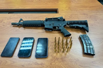 Las armas que fueron incautadas en los operativos.