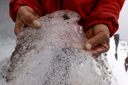 El hielo del Chimborazo puede permanecer hasta 15 días sin derretirse bajo tierra.