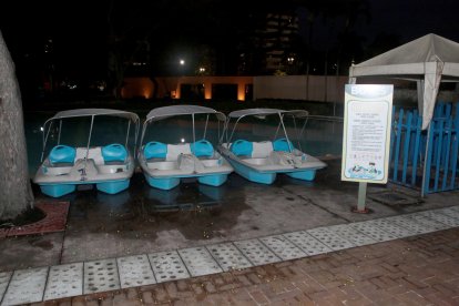 Áreas del malecón del Salado lucen pulcras pese a la baja fluencia de visitantes.