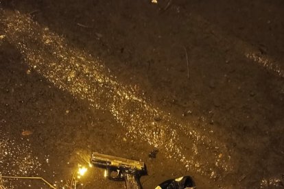El arma usada por los delincuentes fue incautada por la Policía.