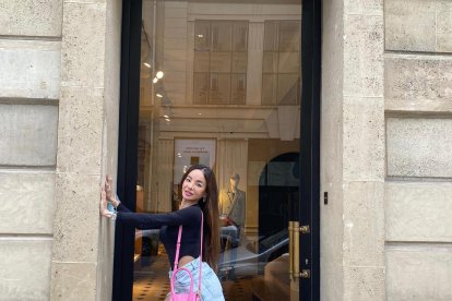 En Paris con accesorios Dior.