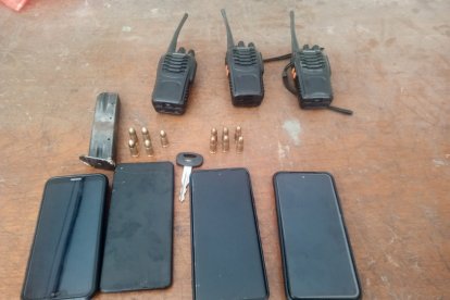 Las evidencias halladas en poder de los sospechosos.