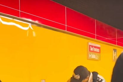 La Policía Nacional brindó atención al joven después del incidente.