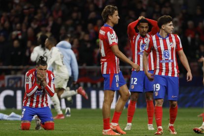 Jugadores de Atlético de Madrid evidenciaron la amargura en sus rostros luego de fallar dos penales ante Real Madrid
