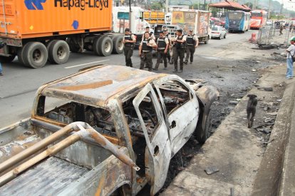 Debido al atentado, un guía penitenciario falleció y un policía quedó herido.