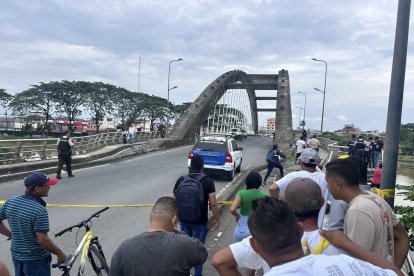 Los gendarmes aún buscan al menor que está desaparecido.