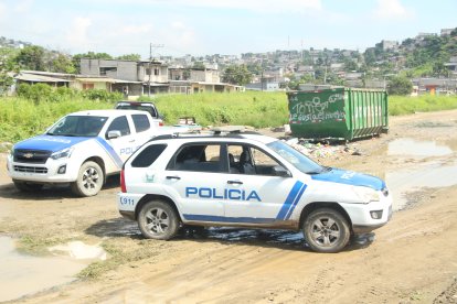 El cuerpo se encontró junto a un contenedor de basura.