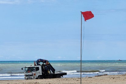 Desde la mañana de este sábado hay bandera roja en playa Las Palmas.