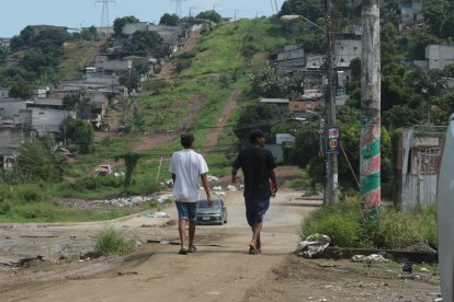 La topografía del sector se ha convertido en un aliado para la delincuencia. Durante la noche y la madrugada, las balas reinan en estos sectores del noroeste porteño.