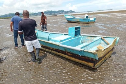 Los pescadores no han podido producir ingresos.