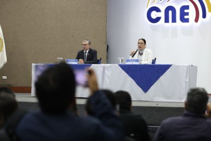 El CNE anunció la prohibición de celulares durante el voto.