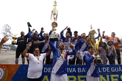 La celebración de los jugadores del Parma tras ganar la fina ante Milán.