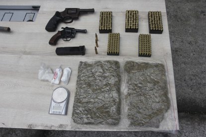 Lo incautado durante el operativo en Socio Vivienda 2, en Guayaquil.