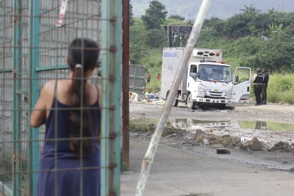 Moradores viven presas del terror.