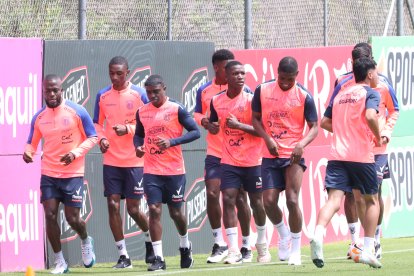 Ecuador recibe a Venezuela en la fecha 13 de las Eliminatorias Sudamericanas 2026.