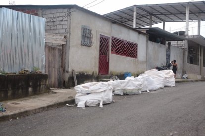 La víctima fue atacada pocas horas después de haber llegado a su domicilio.