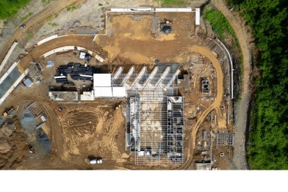 Vista de la construcción de la Terminal Terrestre Municipal Costa en Guayaquil.