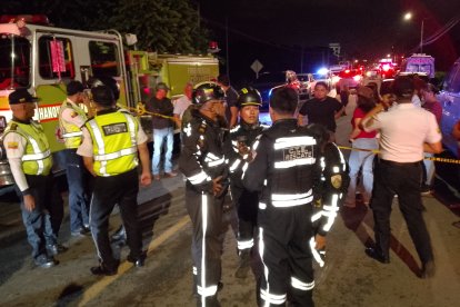 El ingreso al puente colapsado en Daule.