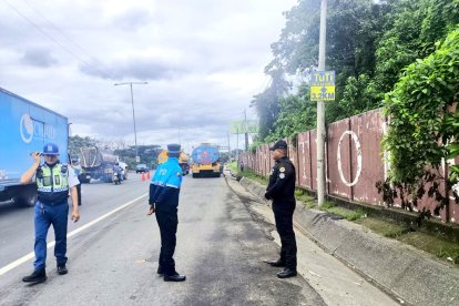 Ya fue reabierto el tránsito en esa vía.