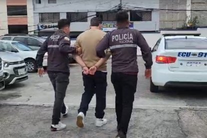 El sospechoso fue llevado a Manta para continuar con el proceso judicial en su contra.