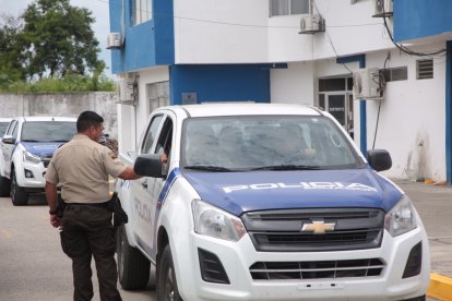 Los detenidos siendo trasladados ante la autoridad judicial.